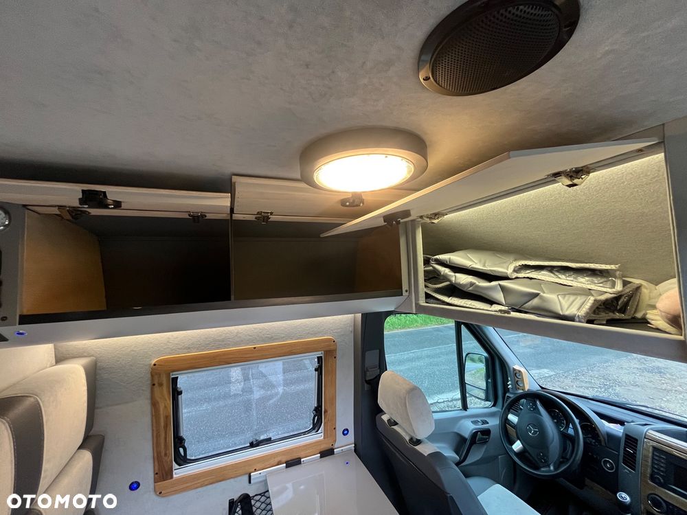 Mercedes-Benz Sprinter - 12