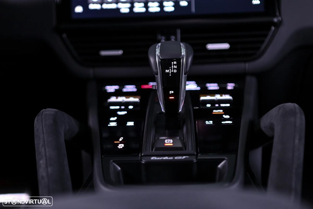 Porsche Cayenne Turbo GT - 11