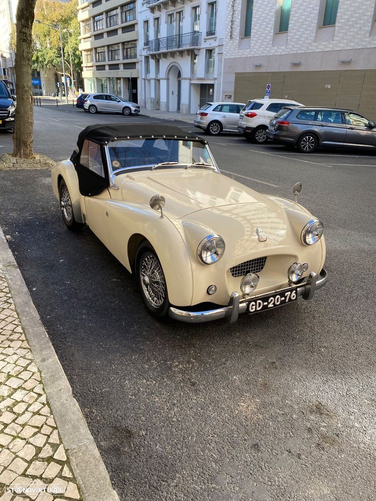 Triumph TR2 - 1