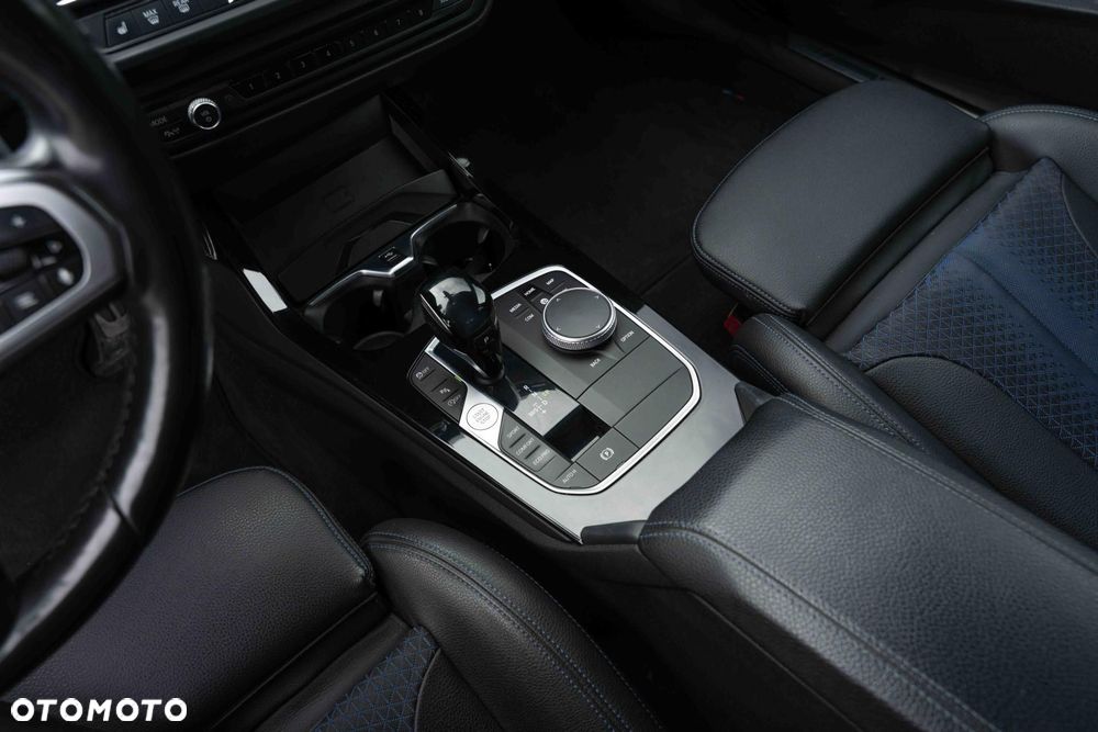 BMW Seria 2 220d M Sport - 24