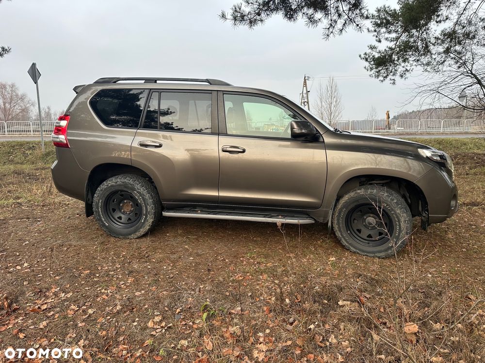 Toyota Land Cruiser - 3