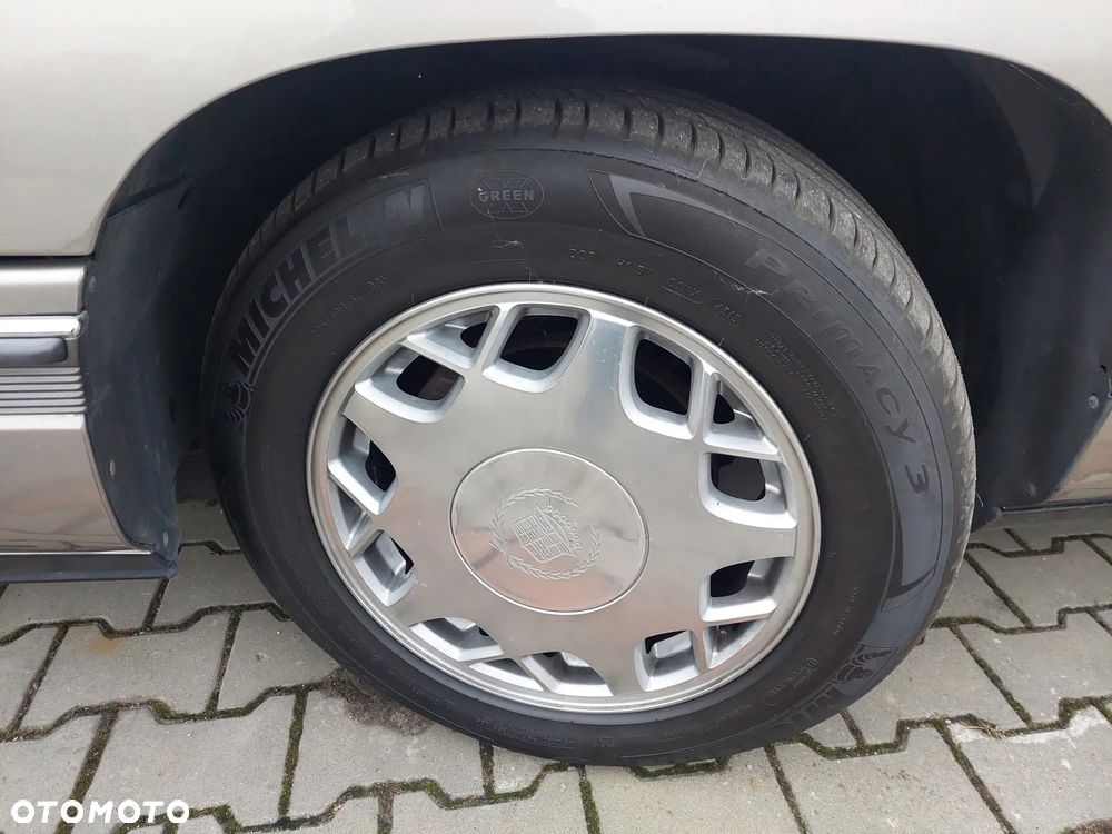 Cadillac Deville 4.6 DTS - 26