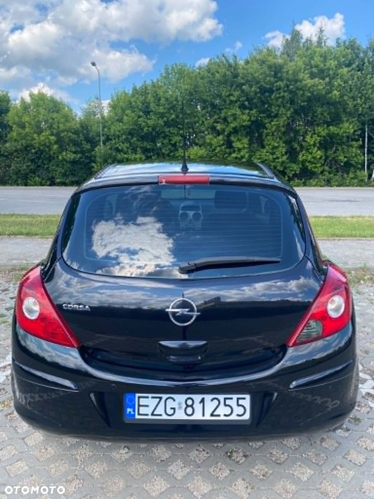 Opel Corsa 1.2 16V Cosmo - 2