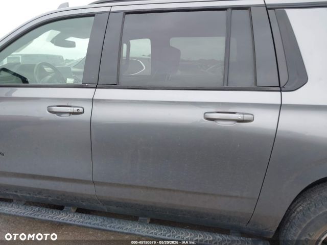 Chevrolet Suburban - 10