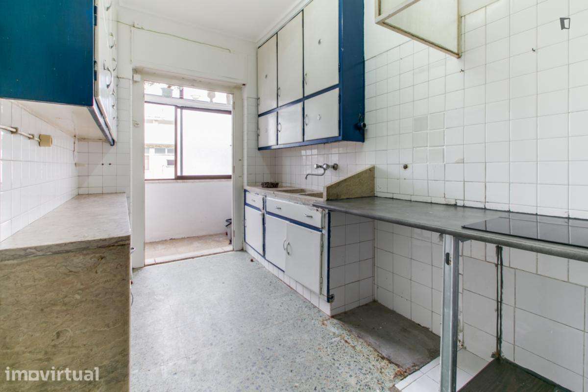 Quarto - localizado em Estrela Lisbon - Grande imagem: 5/14