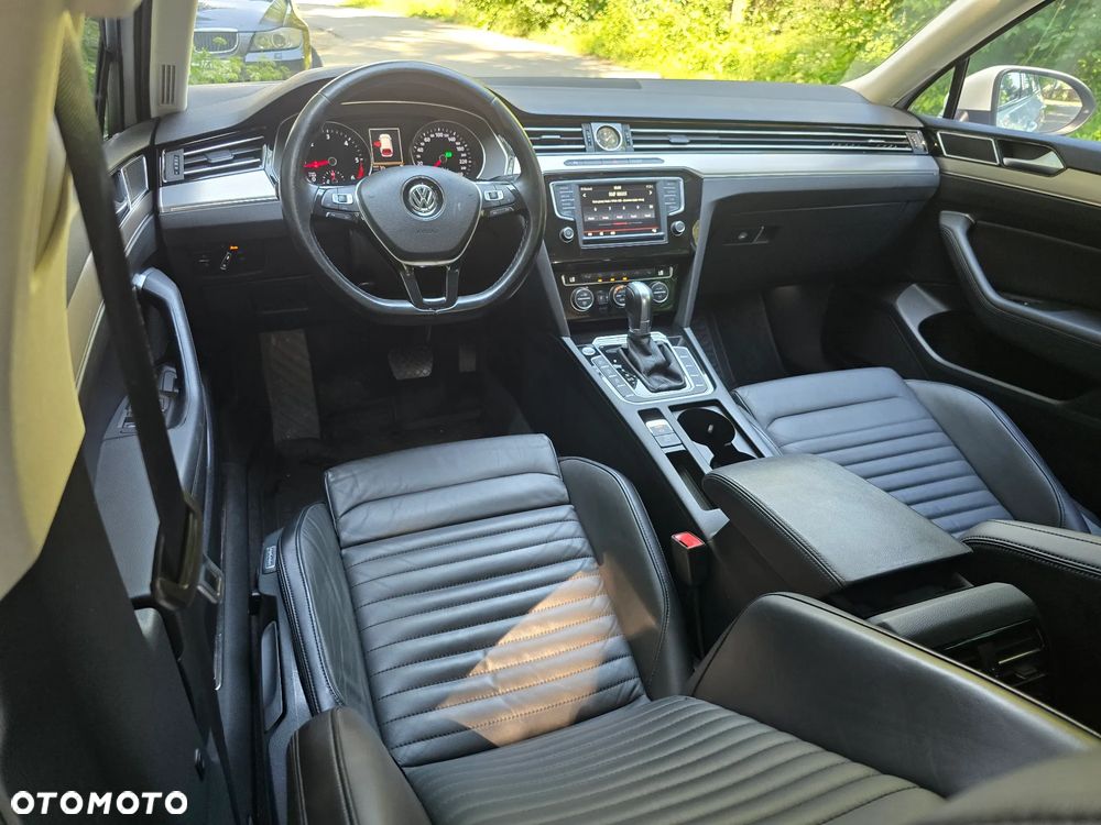Volkswagen Passat 2.0 TDI SCR 4Mot DSG Highline - 13