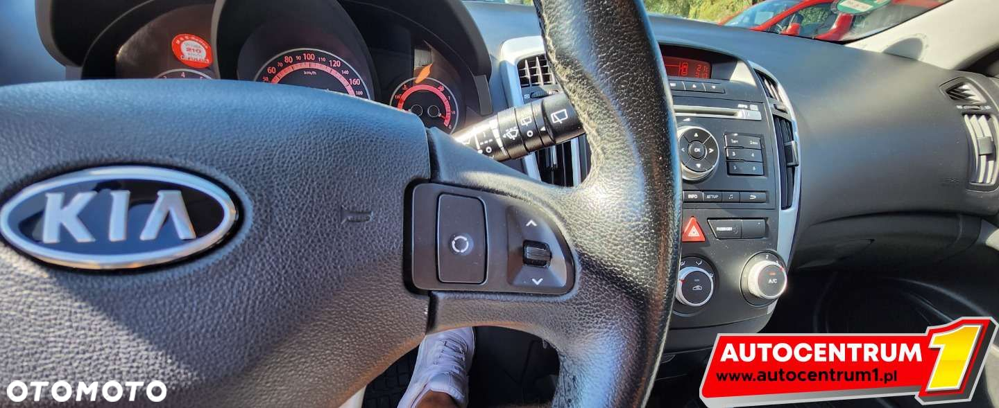 Kia Ceed - 22