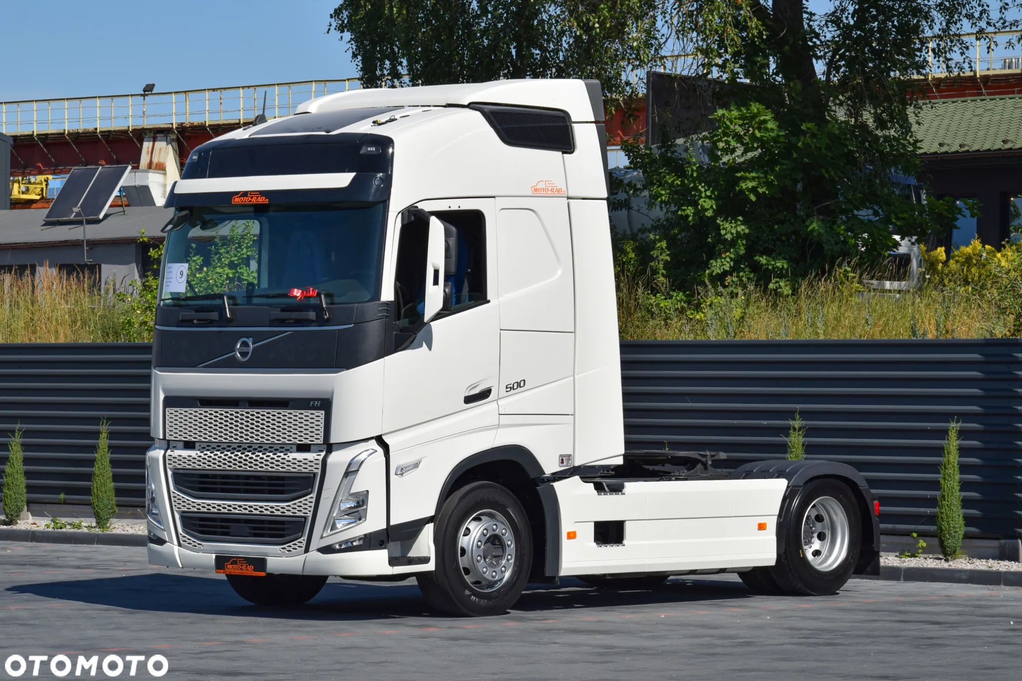 Volvo FH500 / EURO 6 / NOWY MODEL / KLIMATYZACJA POSTOJOWA / ACC / LEDY / 2 ZBIORNIKI / FULL SPILERY / 2023 / NISKI PRZEBIEG / SERWISOWANY / SPROWADZONY - 1
