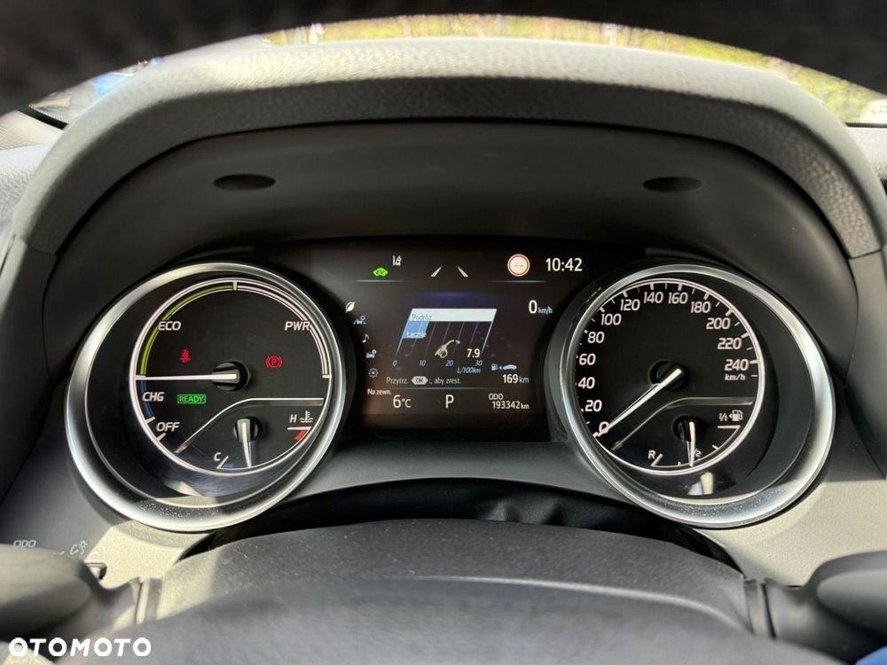 Toyota Camry - 23