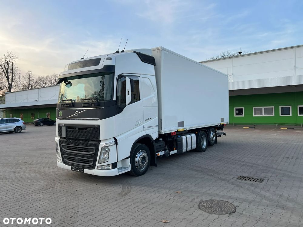 Volvo FH 460 Xenony Klimapostojowa winda Niemcy