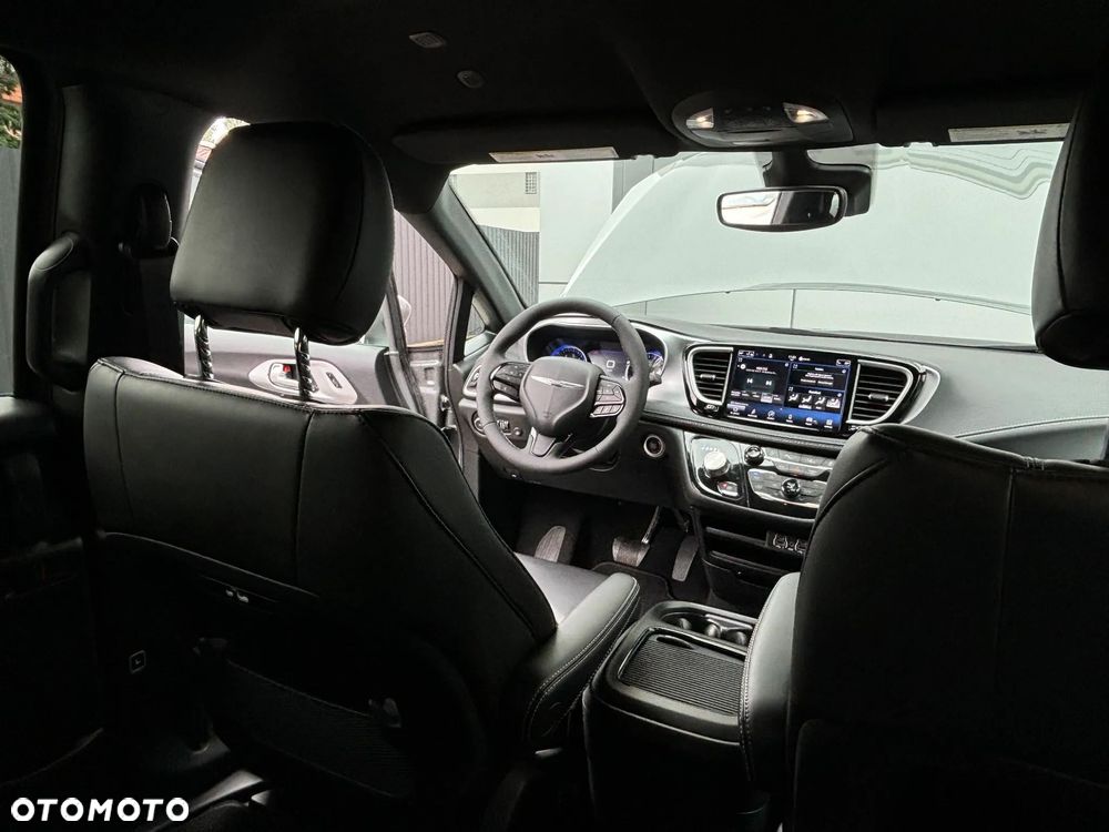 Chrysler Pacifica - 3