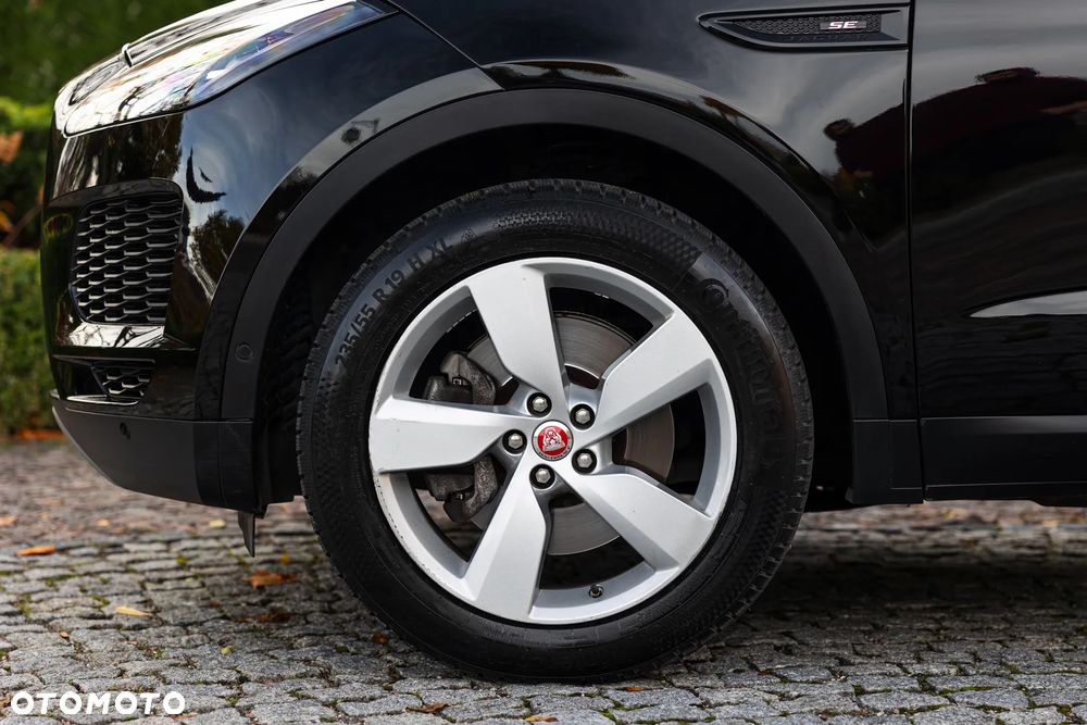 Jaguar E-Pace 2.0 i4P AWD R-Dynamic SE - 6