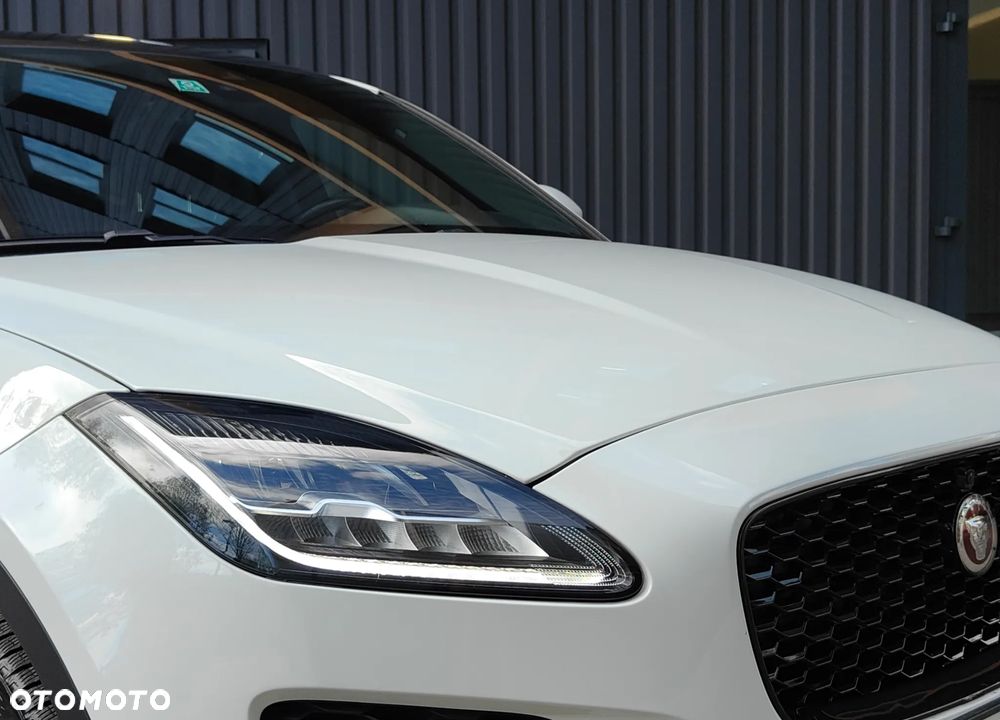 Jaguar E-Pace 2.0 P300 mHEV AWD 300 Sport - 4