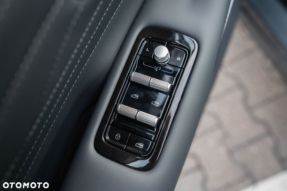 Geely Starray EM-i 1.5 PHEV Max - 27