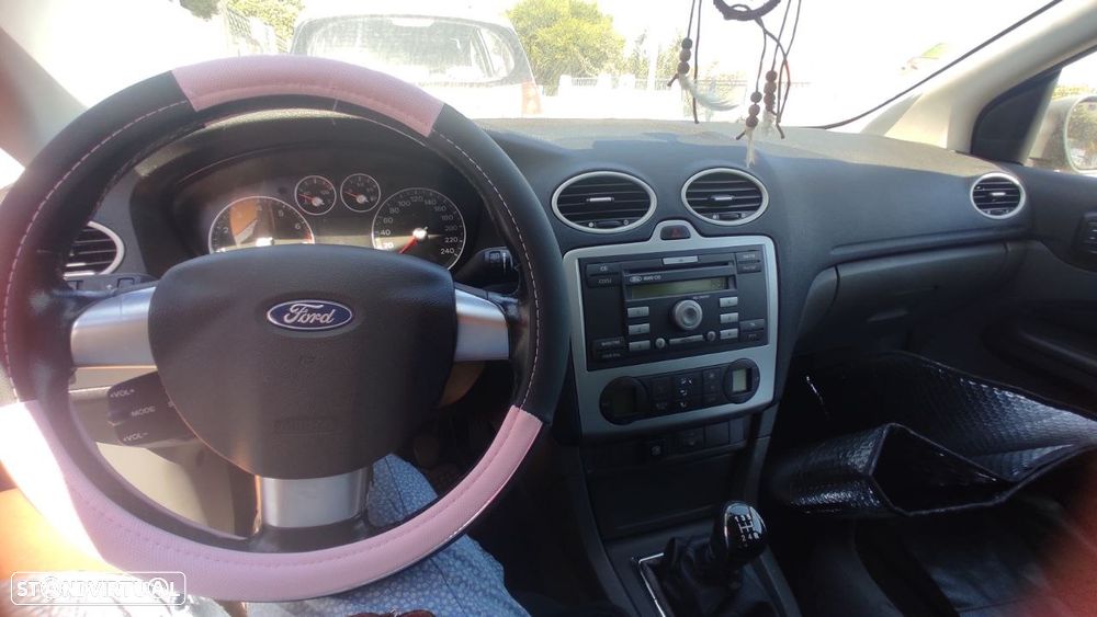 Ford Focus 1.4 16V Trend - 4