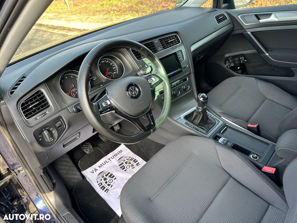 Volkswagen Golf - 10