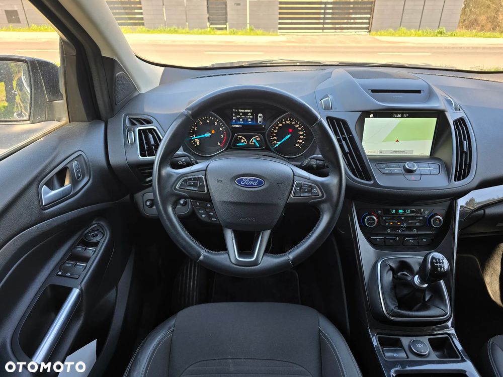 Ford Kuga 1.5 EcoBoost 2x4 Titanium - 5