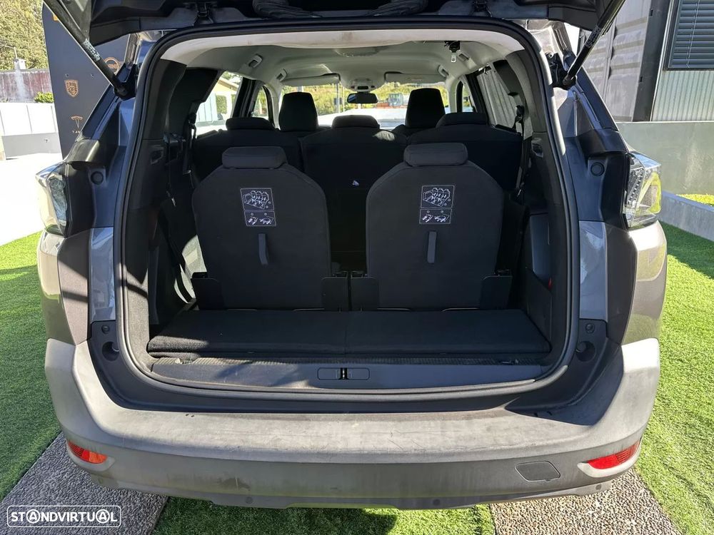 Peugeot 5008 1.2 PureTech Allure Pack EAT8 - 29