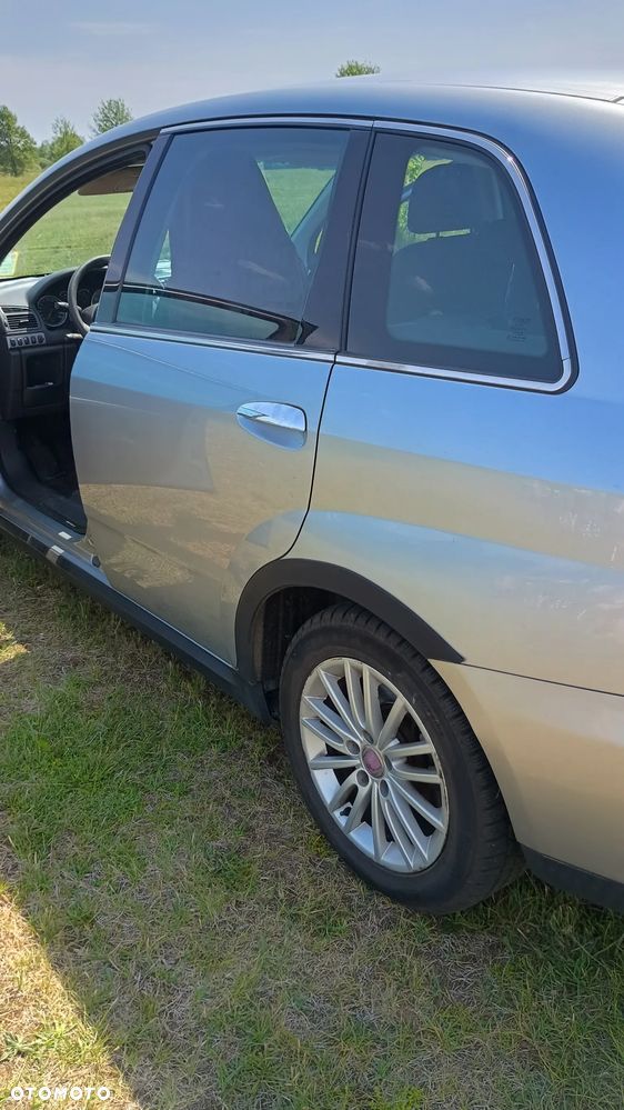 Fiat Croma 1.9 JTD Active - 6