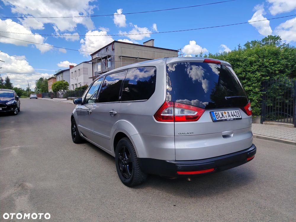 Ford Galaxy 2.0 Ghia - 11