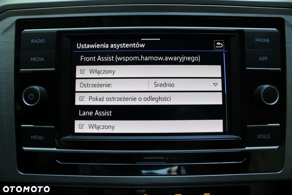 Volkswagen Passat - 18