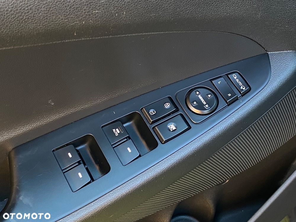 Hyundai Tucson blue 1.7 CRDi 2WD Style - 17