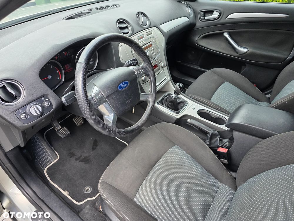 Ford Mondeo - 10