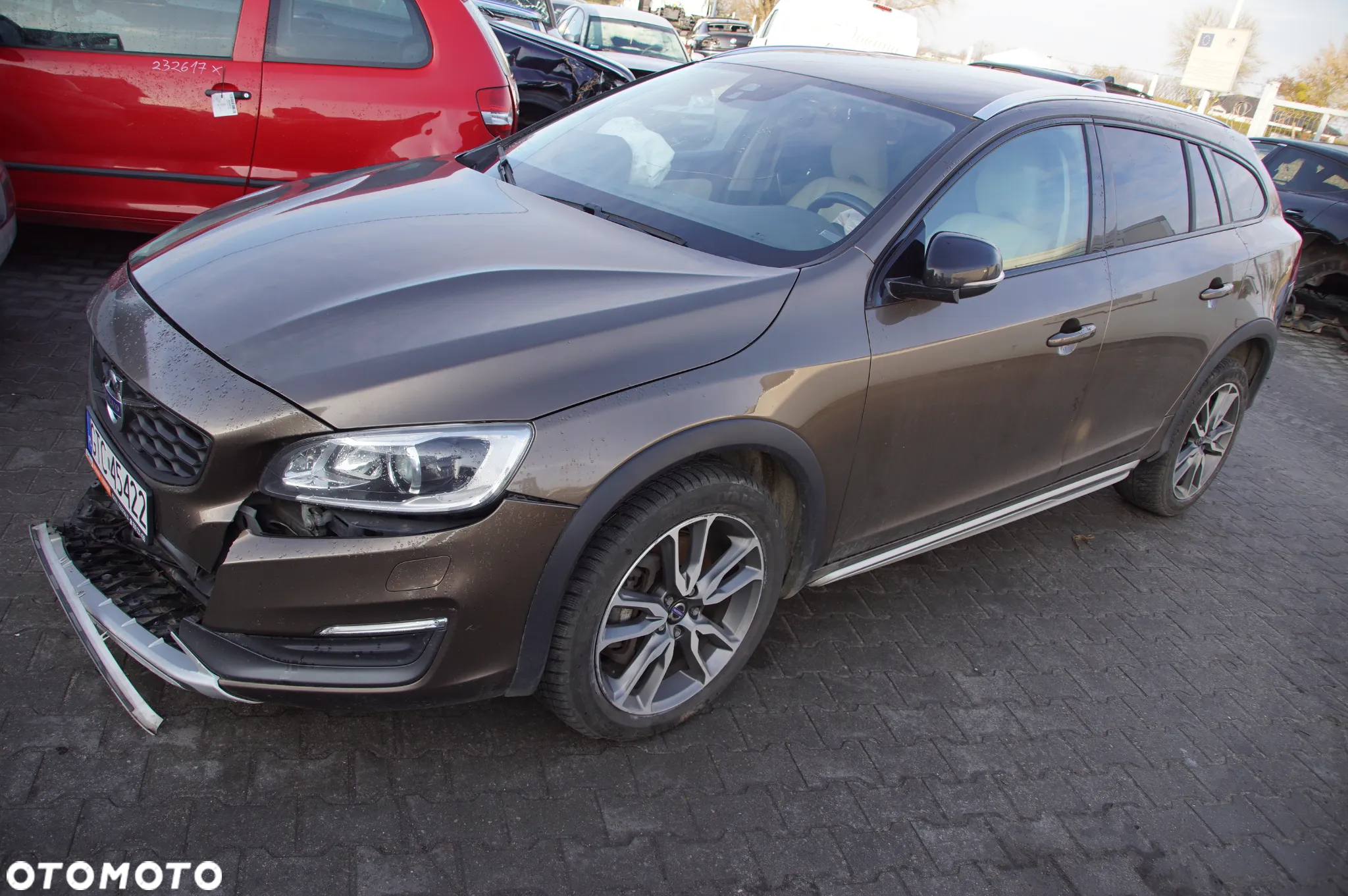 Auto w całości na części 692324777 Volvo V60 Cross Country silnik 2.0D 190 km D4204T14 700 Twilight Bronze skrzynia 8-AUT 2WD / TG-81SC drzwi maska klapa zderzak lampa silnik felga skrzynia automat automatyczna - 4