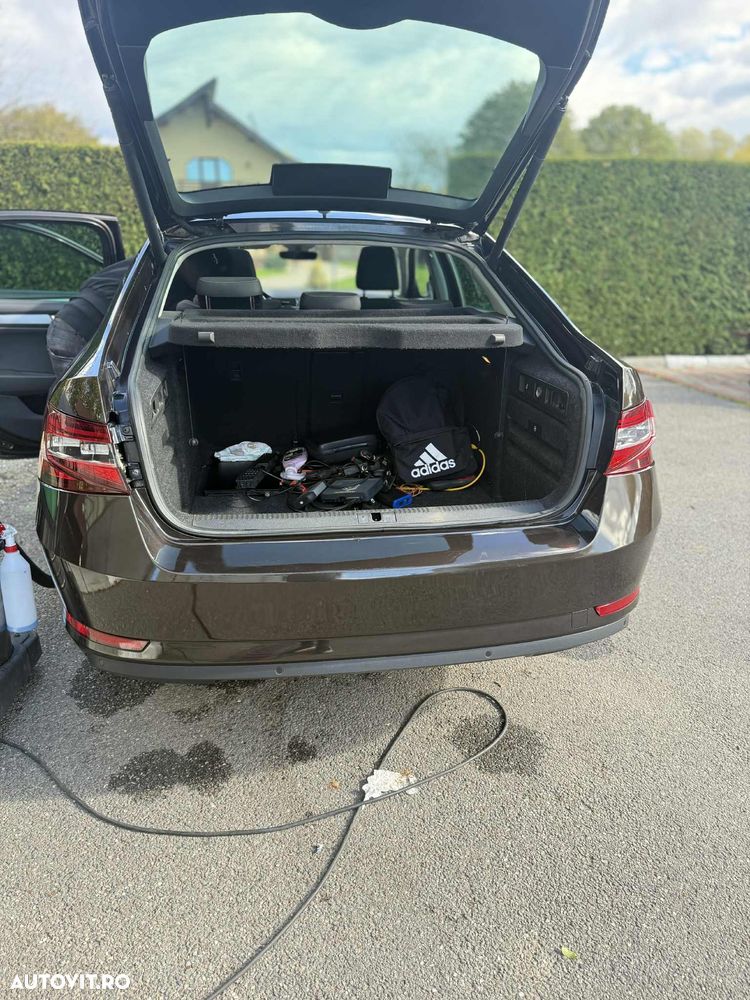 Skoda Superb 1.6 TDI DSG Ambition - 5