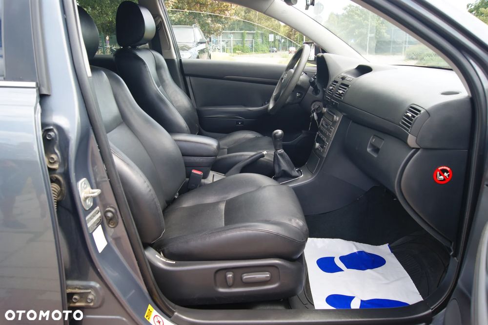 Toyota Avensis 2.0 VVT-i Sol - 31