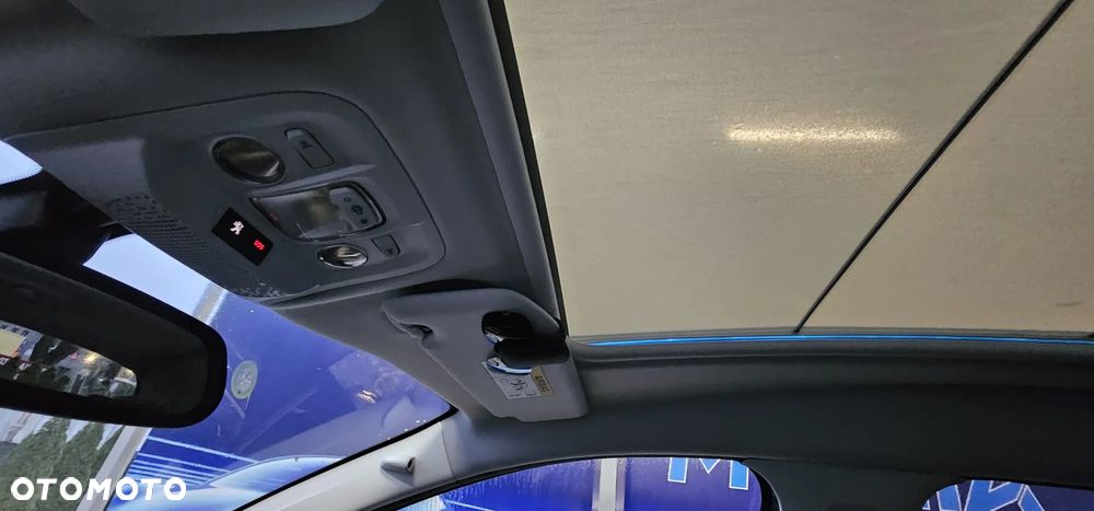 Peugeot 2008 1.2 Pure Tech GPF Allure S&S EAT6 - 25