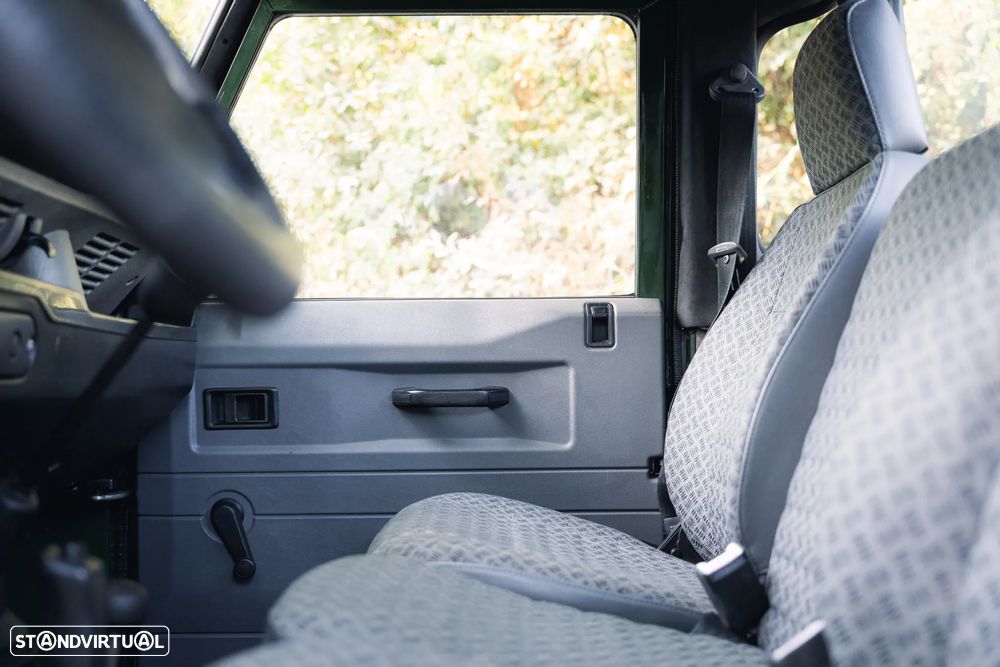 Land Rover Defender 90 2.5 TDi Metal Top - 26