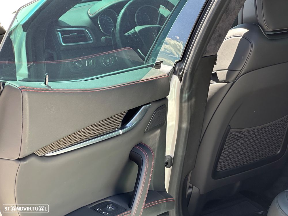 Maserati Ghibli - 17