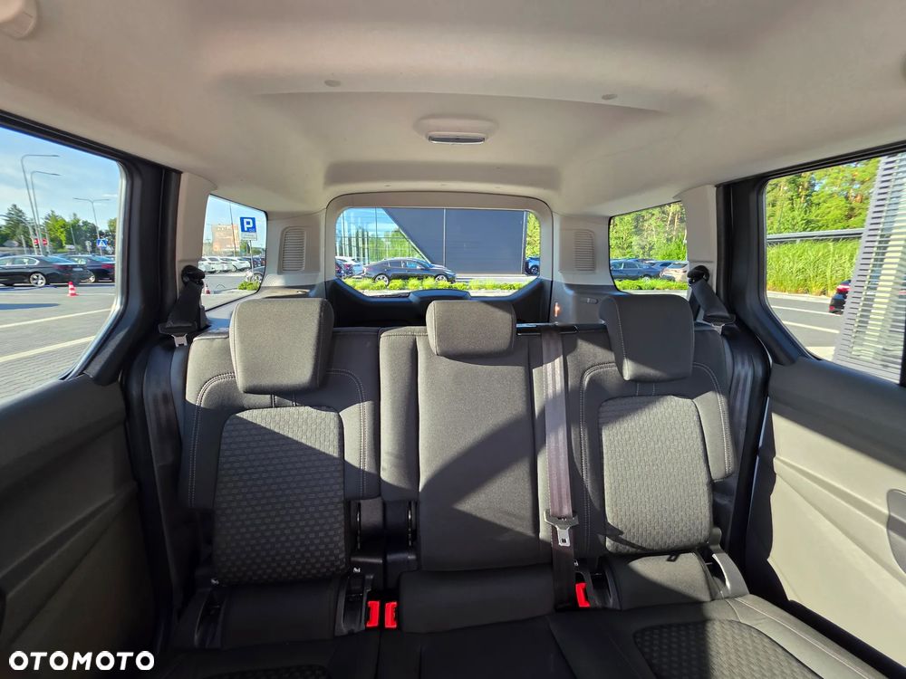 Ford Tourneo Connect - 32