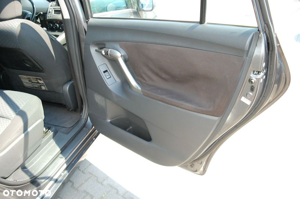 Toyota Verso - 32