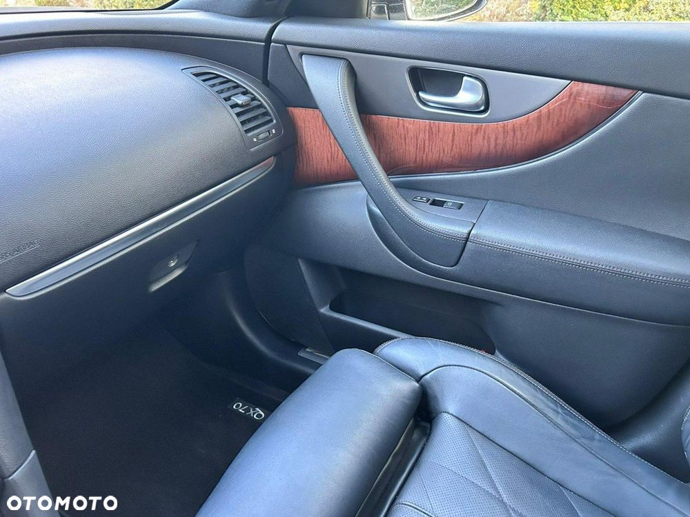 Infiniti QX70 3.7 AWD S Premium - 36