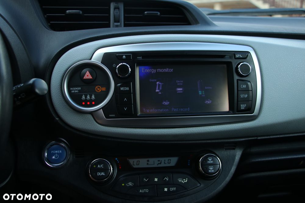Toyota Yaris - 10