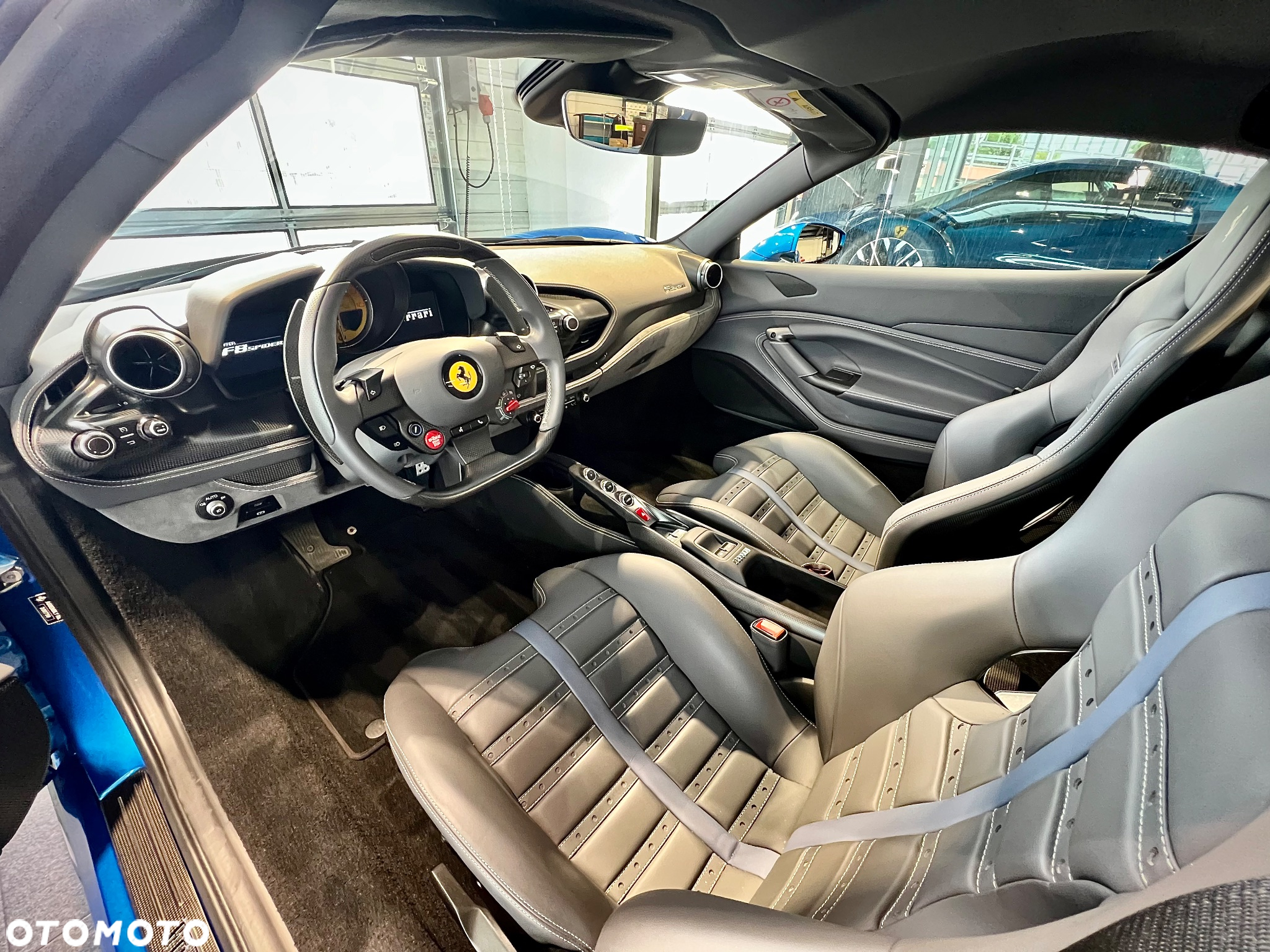 Ferrari F8 Spider - 5