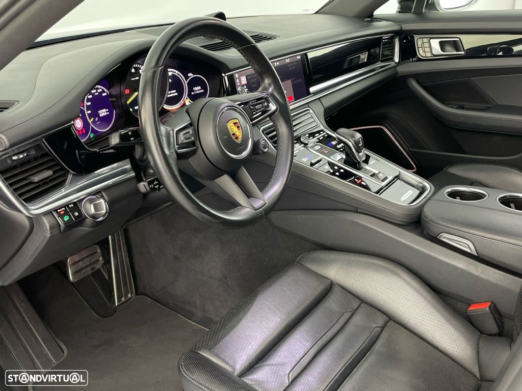 Porsche Panamera Sport Turismo 4 E-Hybrid - 21