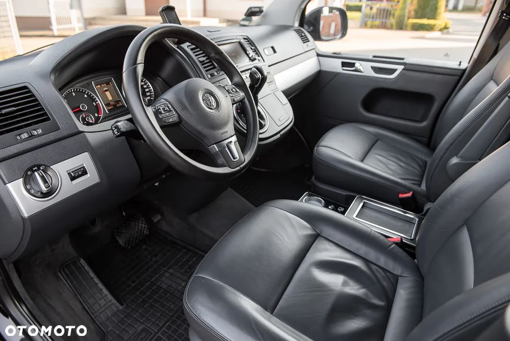 Volkswagen Multivan - 12