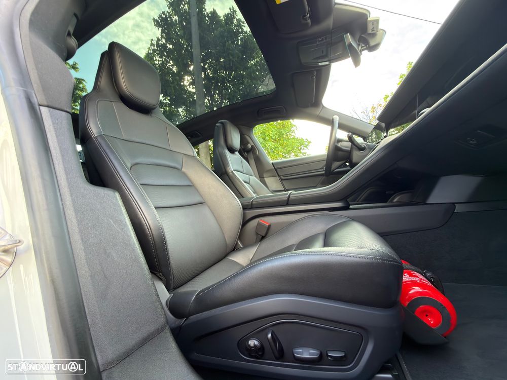 Porsche Taycan 4S Bateria Performance Plus - 32