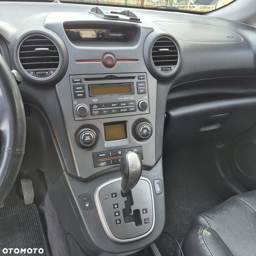Kia Carens - 7