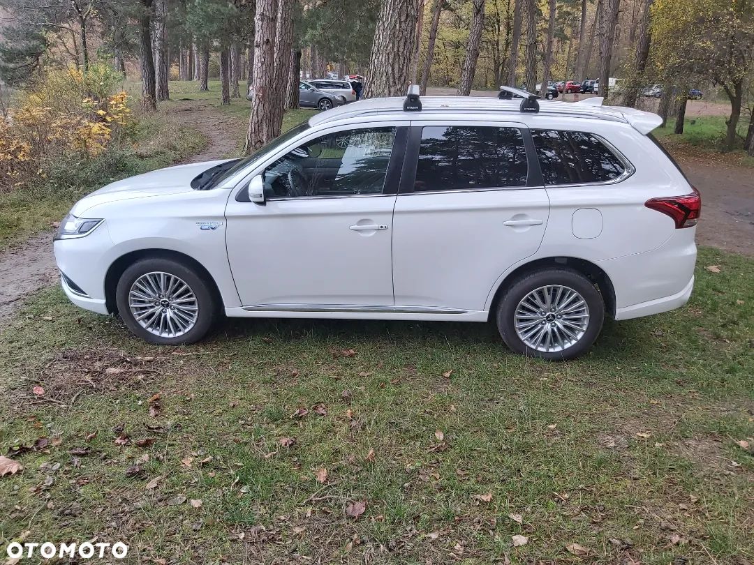 Mitsubishi Outlander - 1
