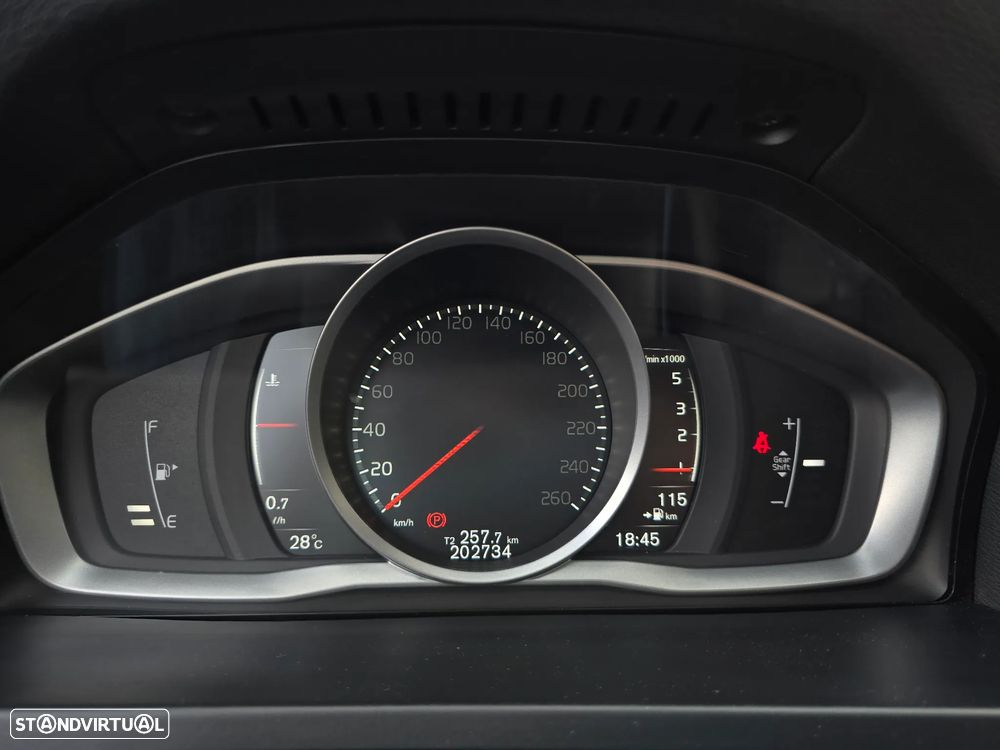 Volvo V60 2.0 D4 Momentum - 16