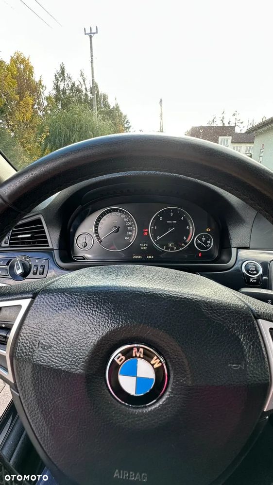 BMW Seria 5 520d - 15