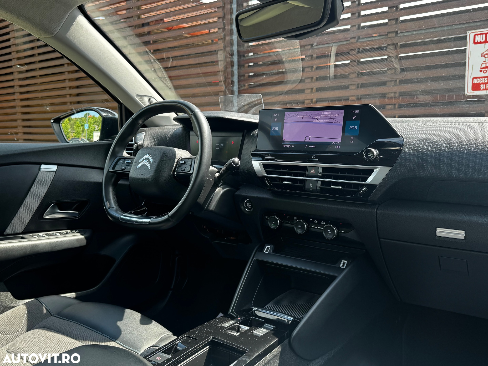 Citroën C4 BlueHDi 130 Stop&Start EAT8 SHINE - 17
