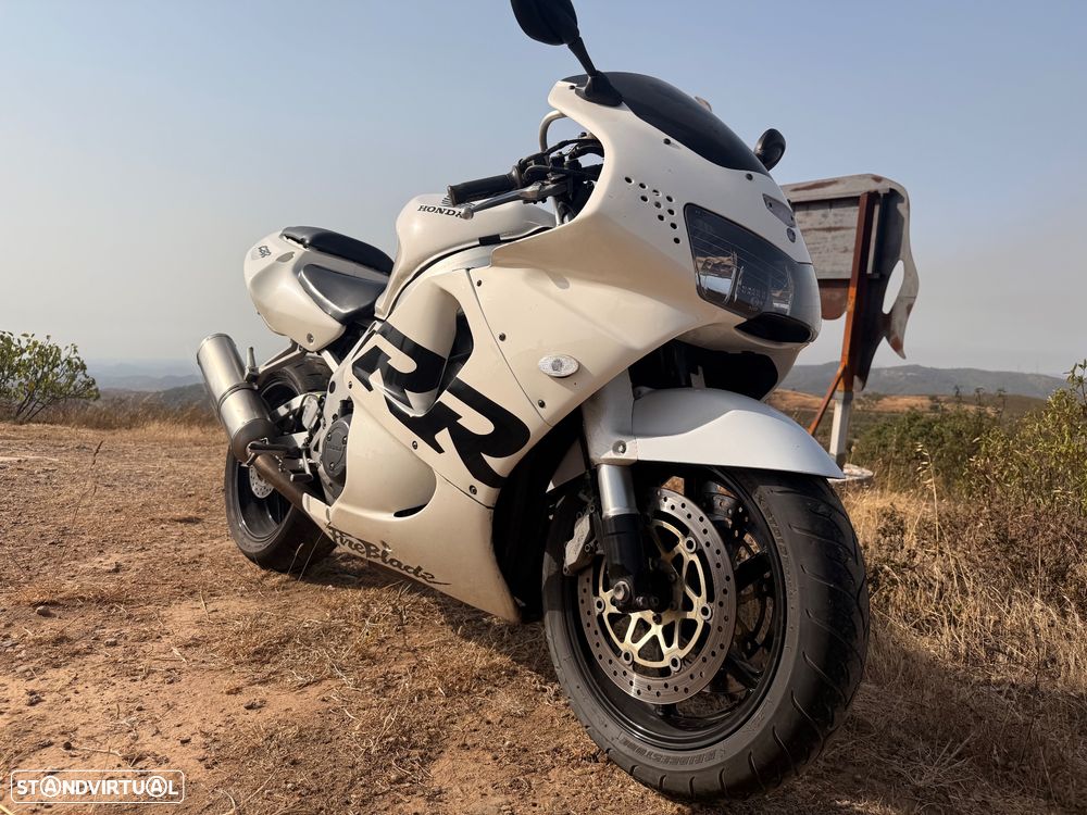 Honda CBR CBR 900 RR - 1