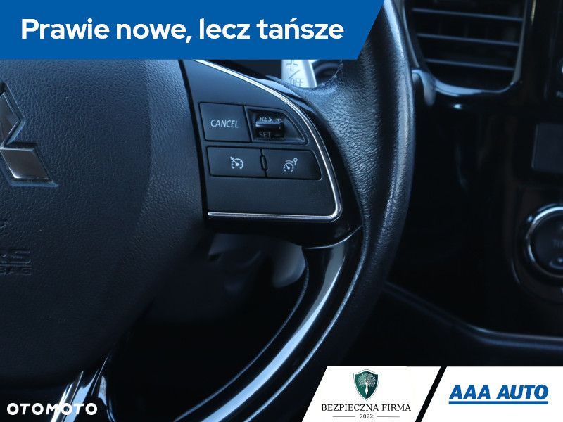 Mitsubishi Outlander - 24