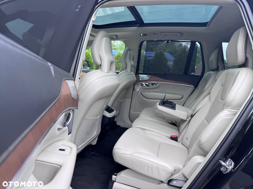 Volvo XC 90 - 16