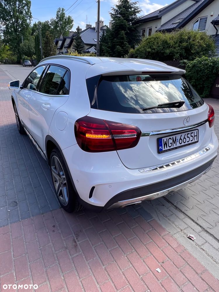 Mercedes-Benz GLA 200 7G-DCT AMG Line - 3